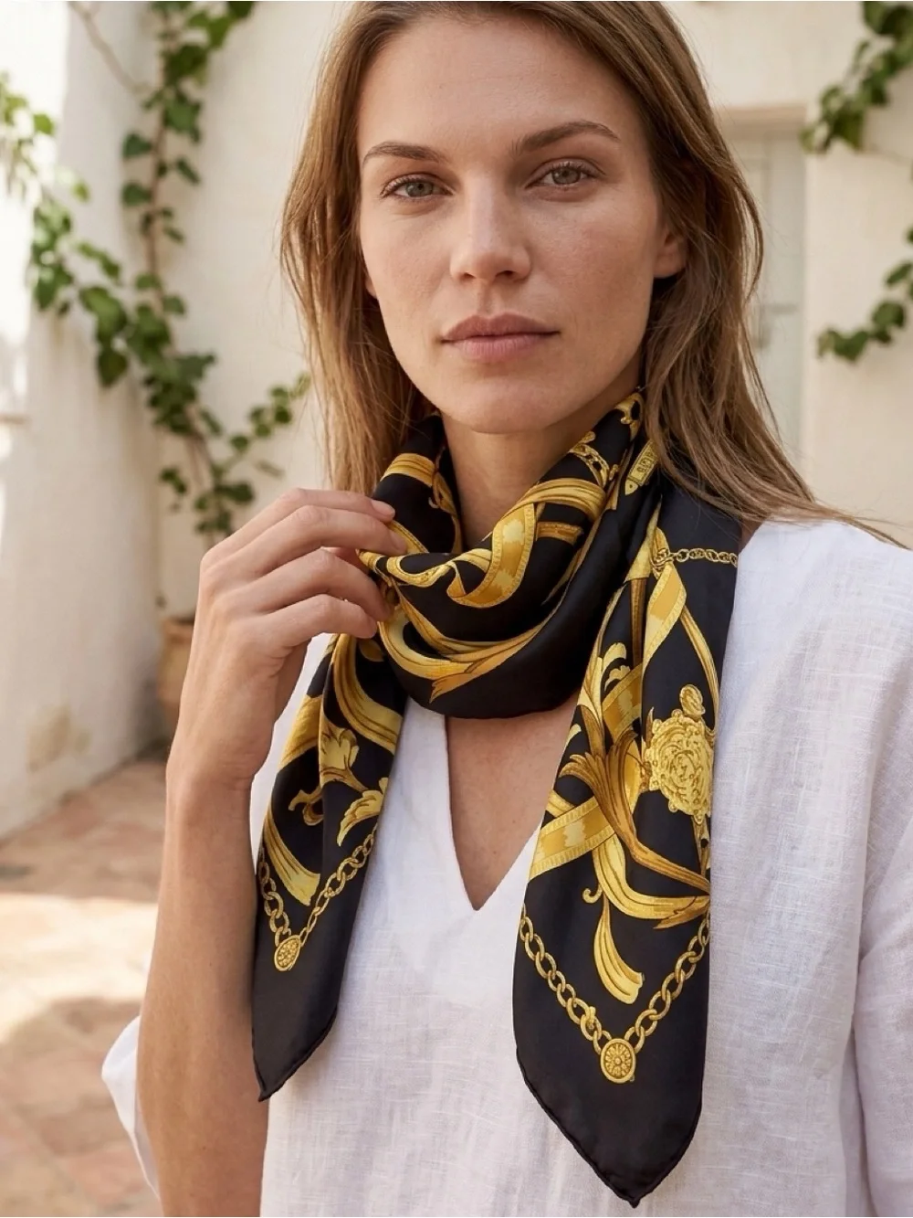 Authentic Hermès Le Mors à la Connétable Silk Carré 90 Scarf